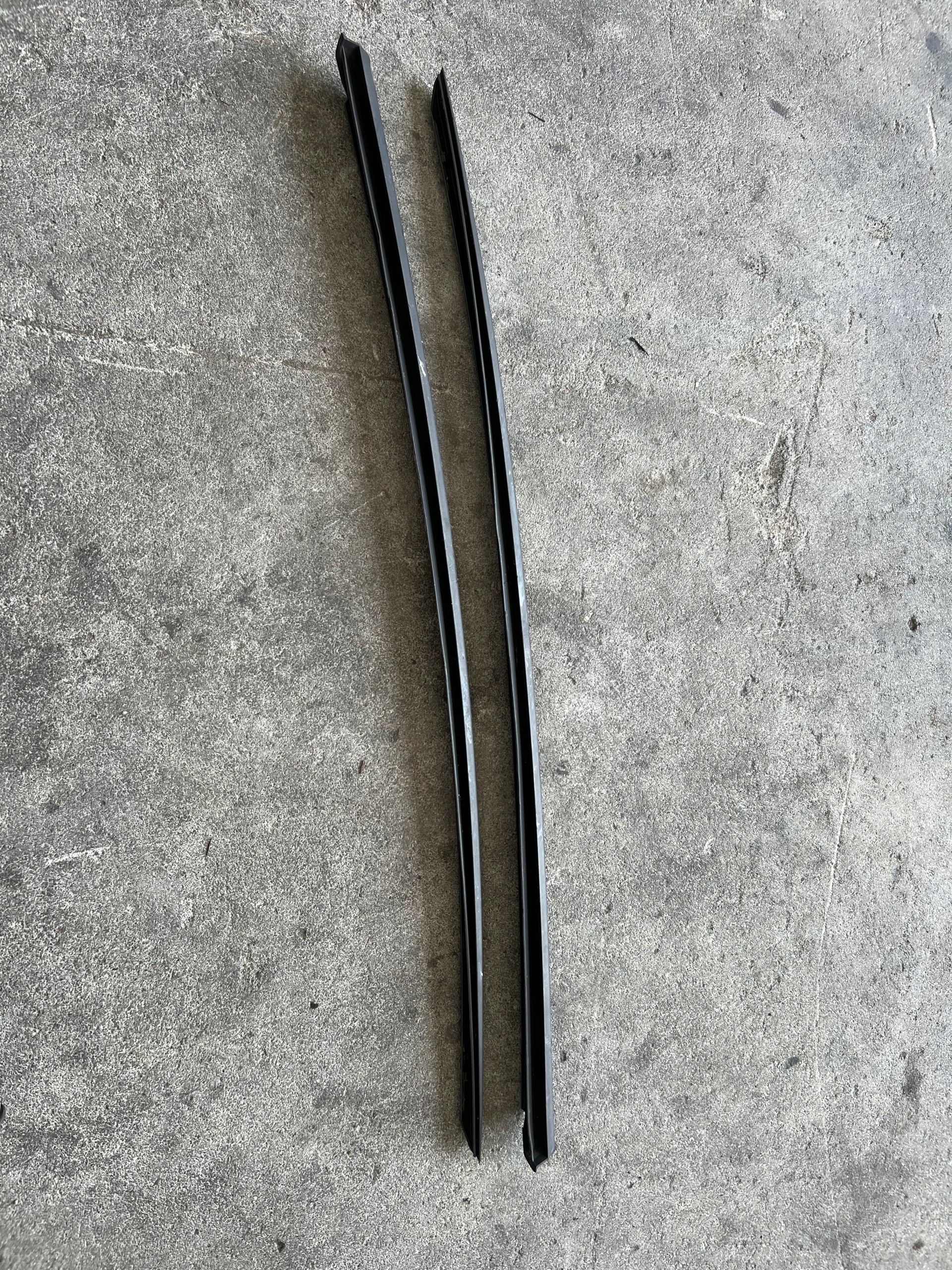AUDI A3 S3 RS3 8Y LISTWA SZYBY CZOŁOWEJ 8Y0854328 8Y0854327