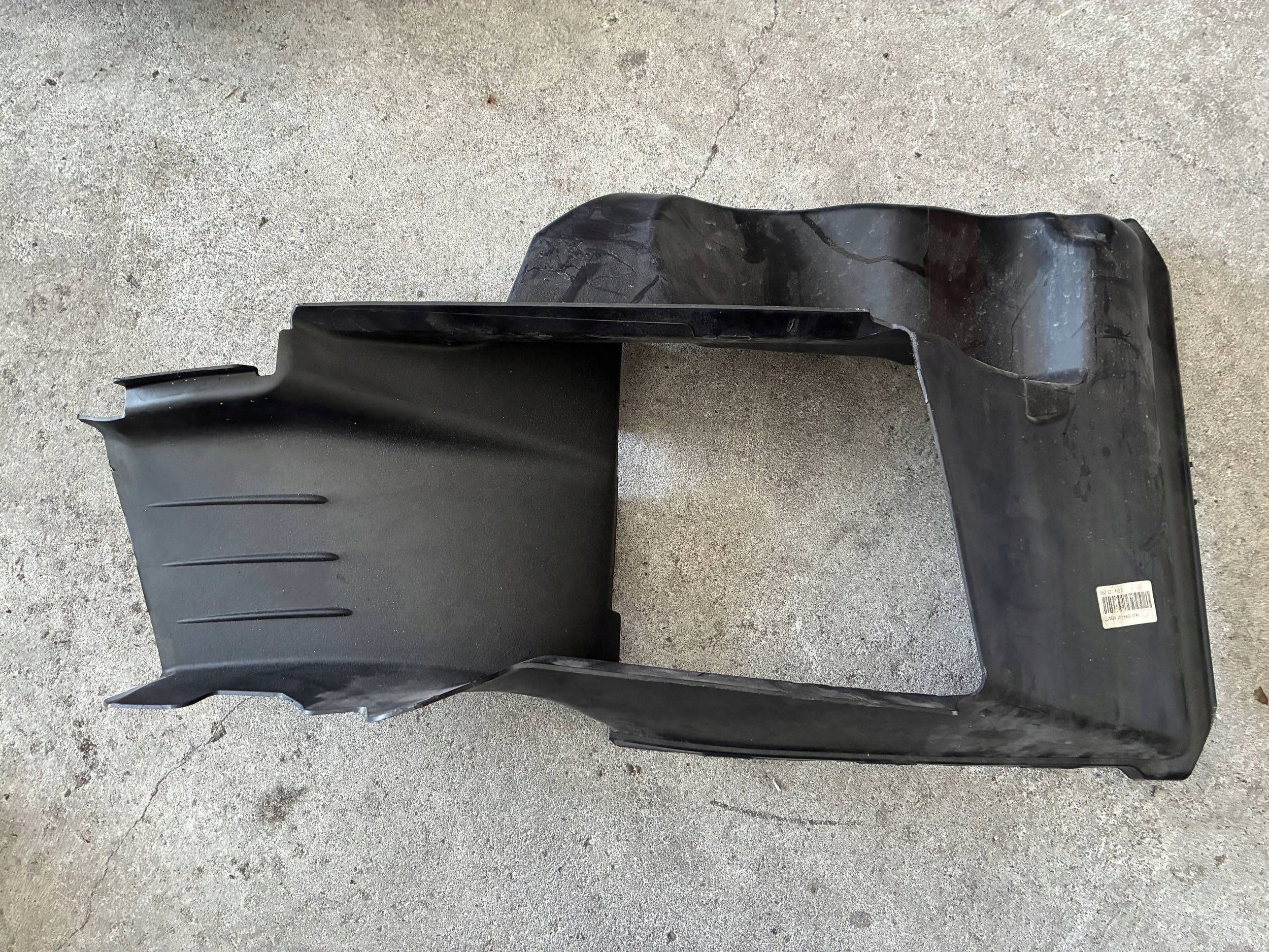 Tunel Wlot powietrza do intercoolera Porsche 718 Cayman 982 982c 982121333D