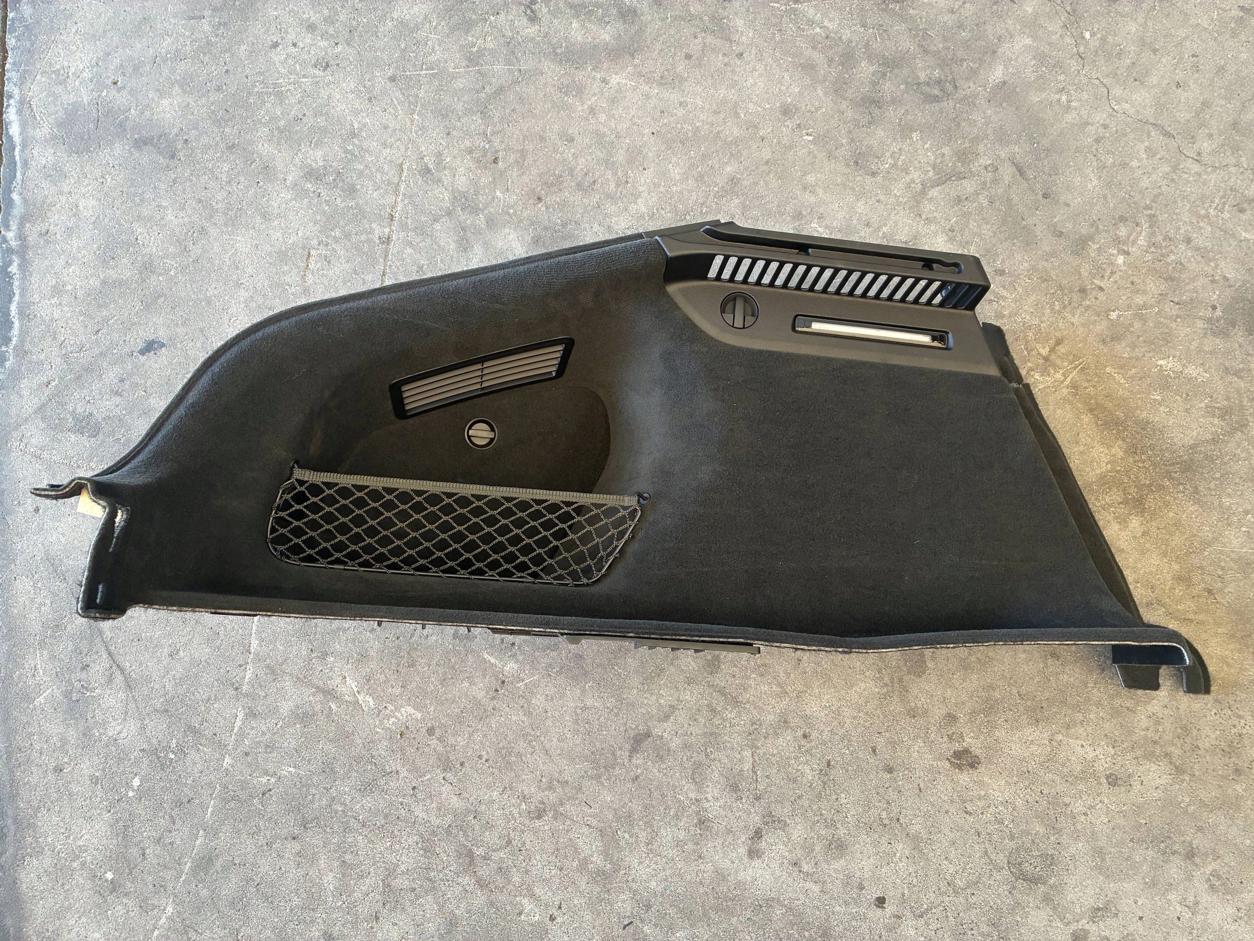 Boczek bagażnika Audi RS7 C8 4K8863879H