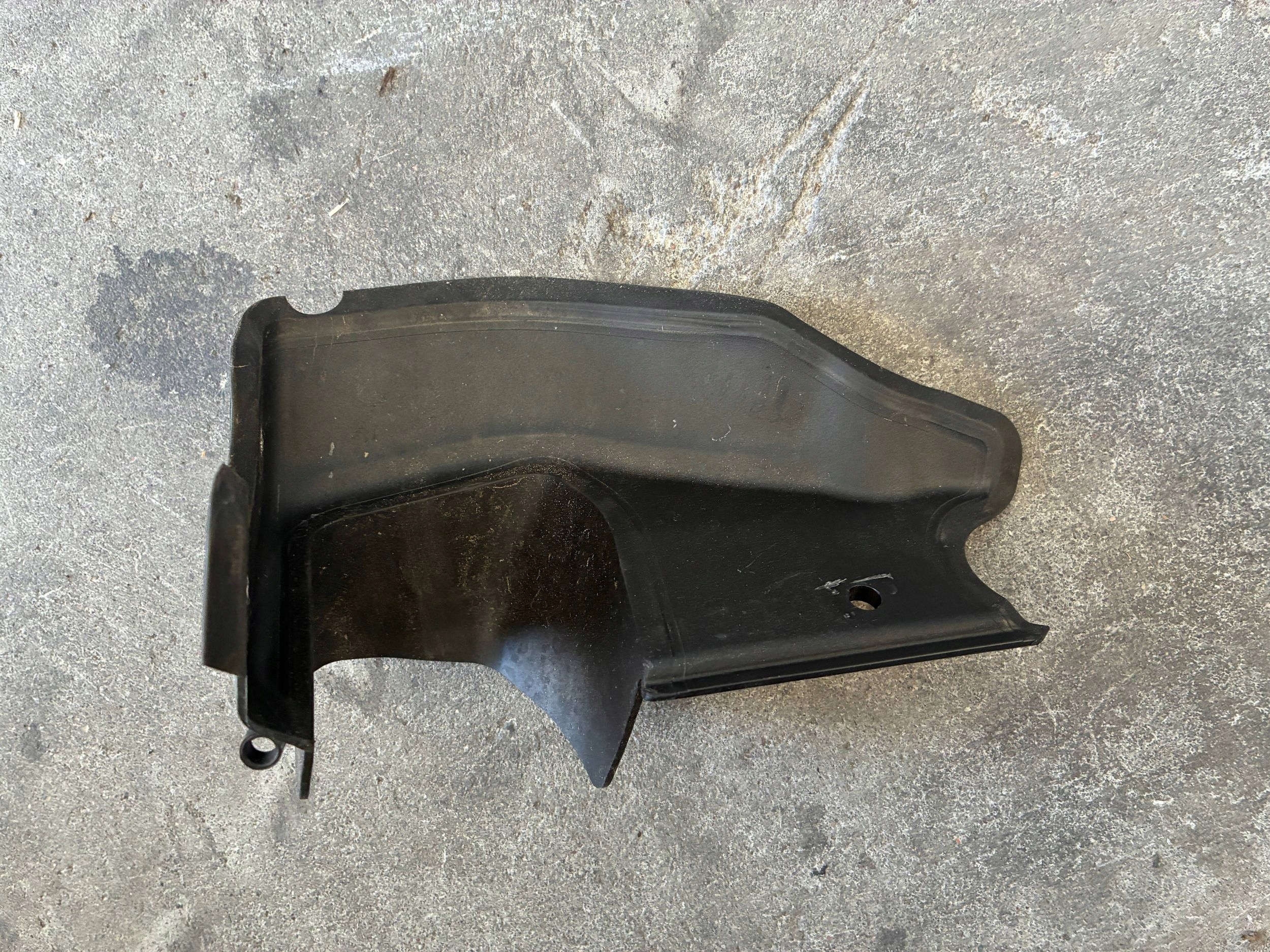 WYKOŃZENIE POKRYWY BAGAŻNIKA Audi RS7 C8 4K8827280