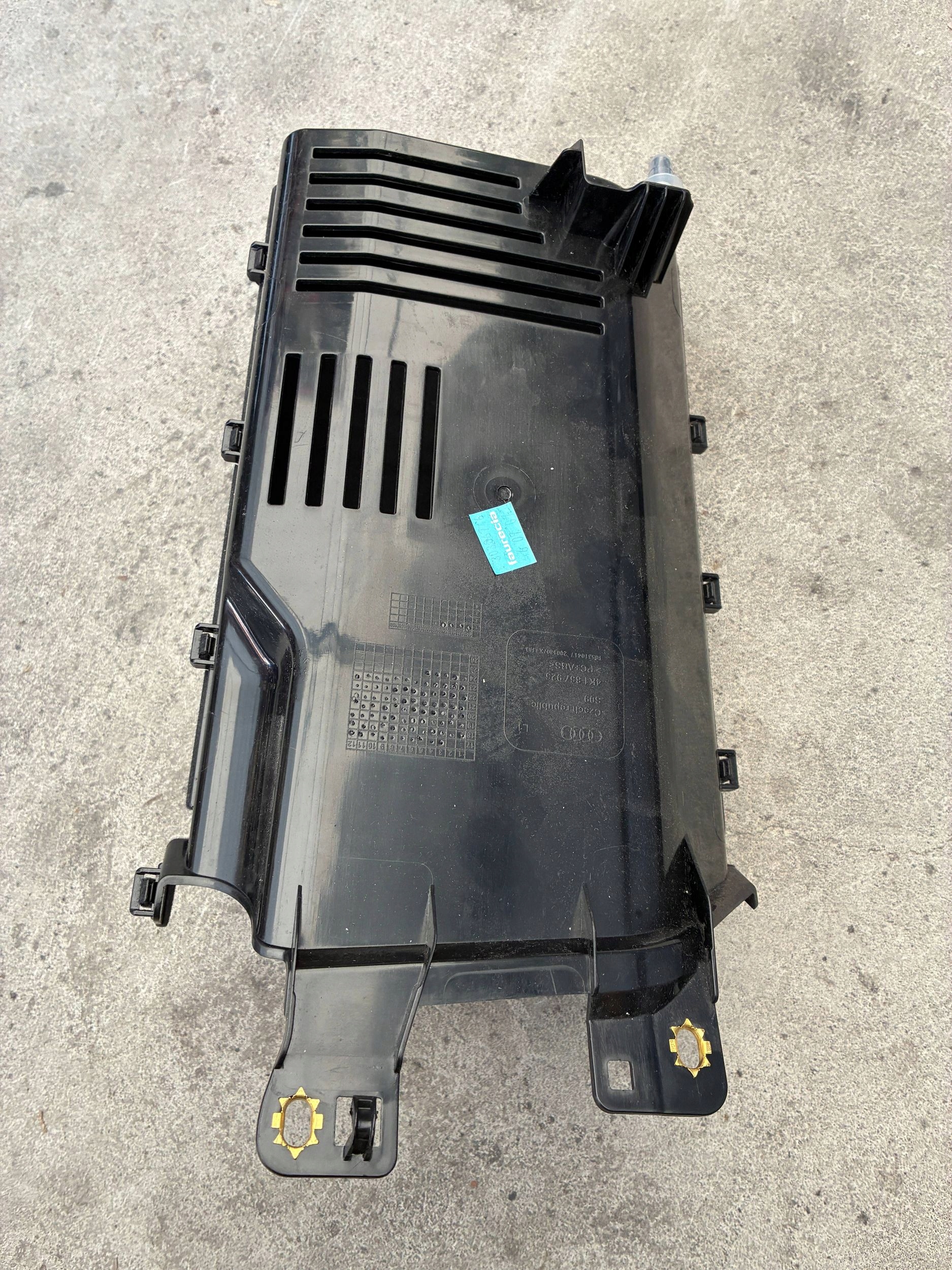 Schowek Audi RS7 C8 4K1857925