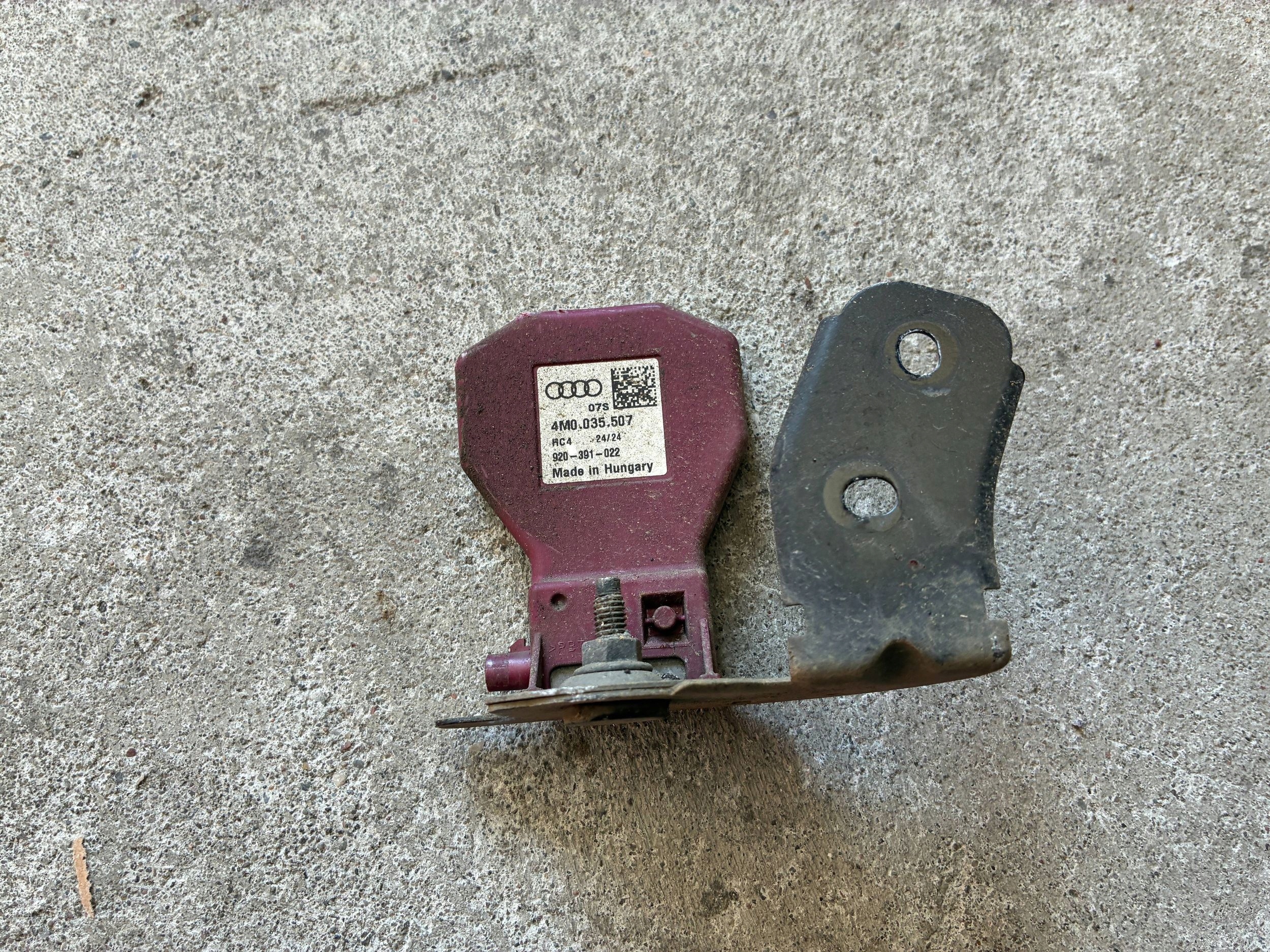 WZMACNIACZ ANTENOWY Audi RS7 C8 4m0035507