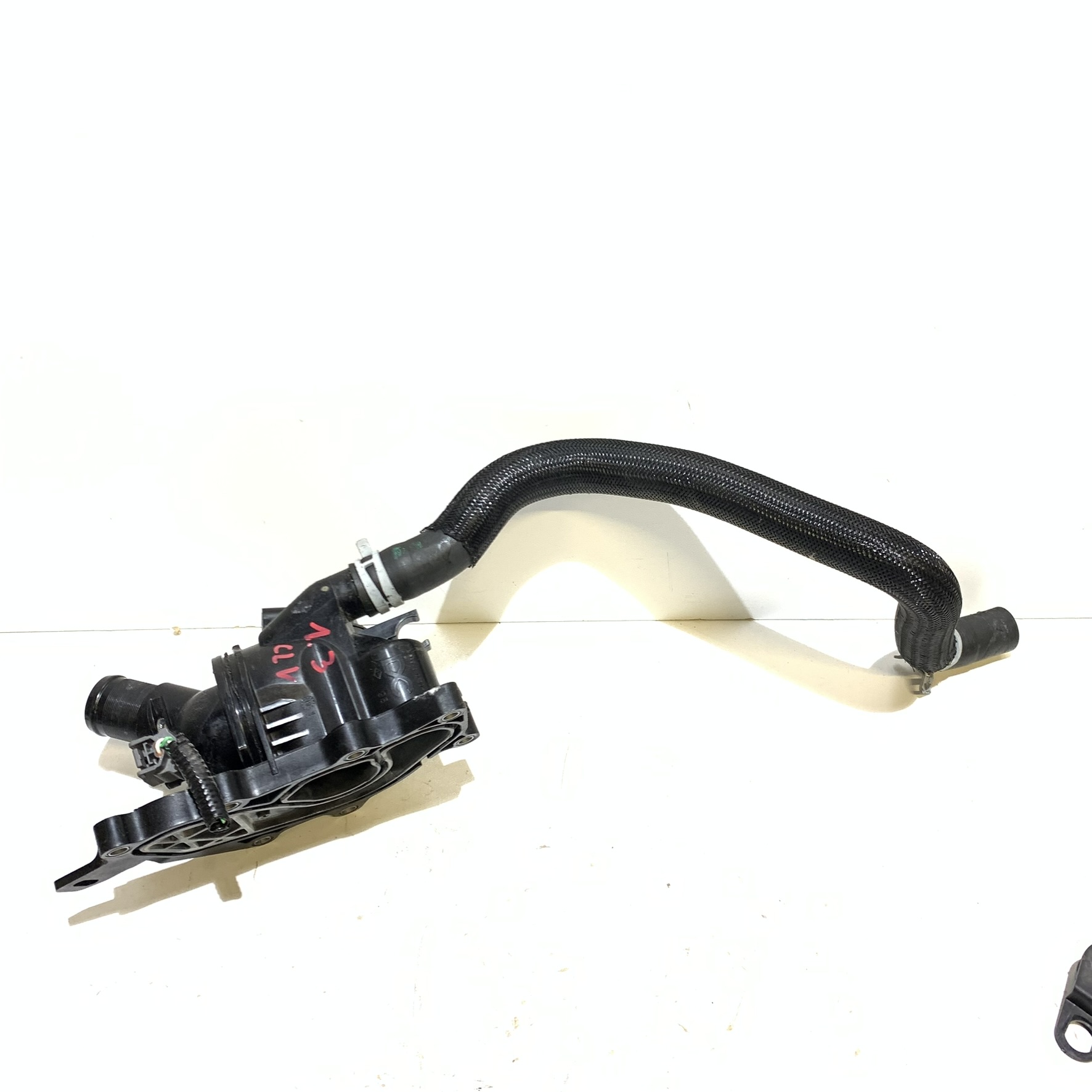 OBUDOWA TERMOSTATU 1.3 TCE RENAULT DACIA NISSAN 110609301R
