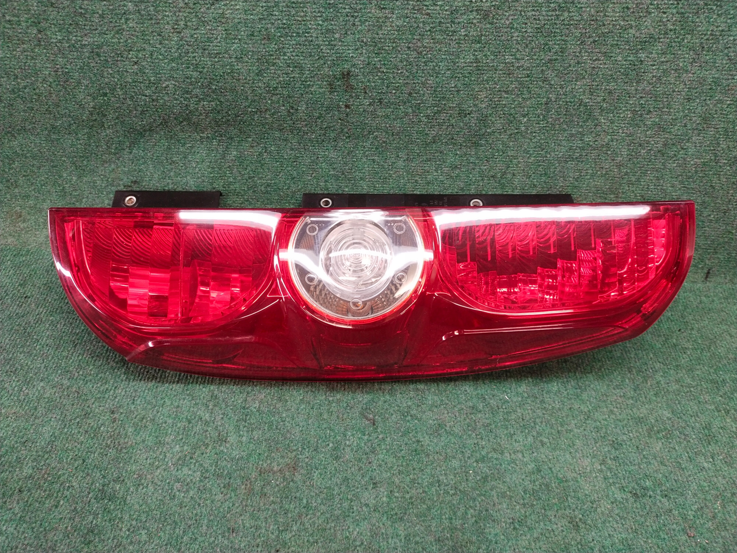 LAMPA FIAT DOBLO 2 OPEL COMBO D 2010- PRAWA TYLNA