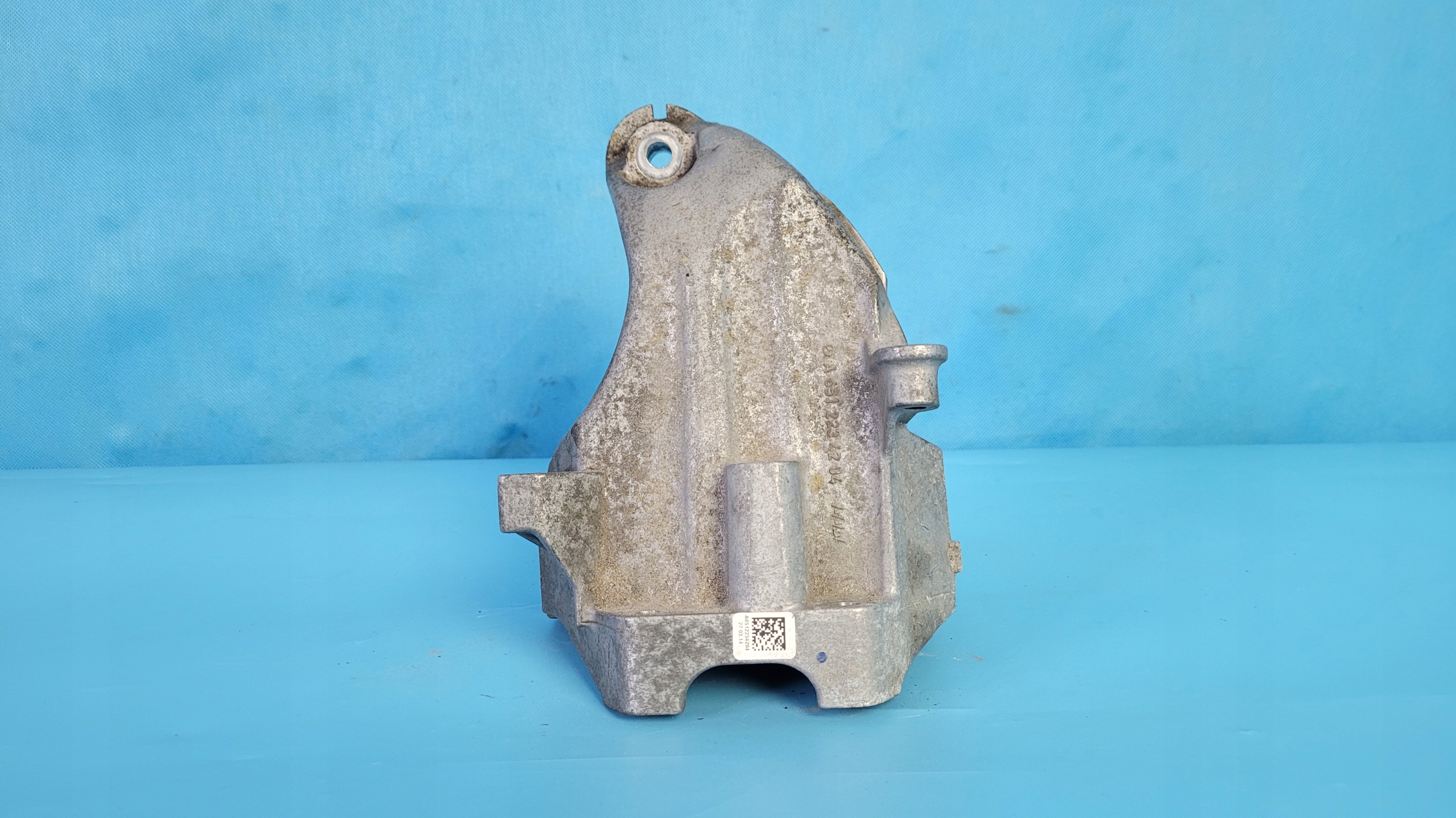 MERCEDES W205 C220 2.2 CDI ŁAPA MOCOWANIE SILNIKA LEWA A6512234204
