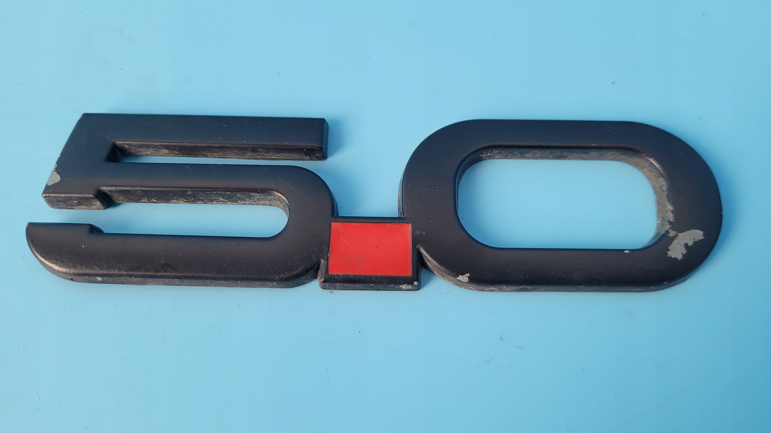 FORD MUSTANG VI EMBLEMAT NA BŁOTNIK 5.0