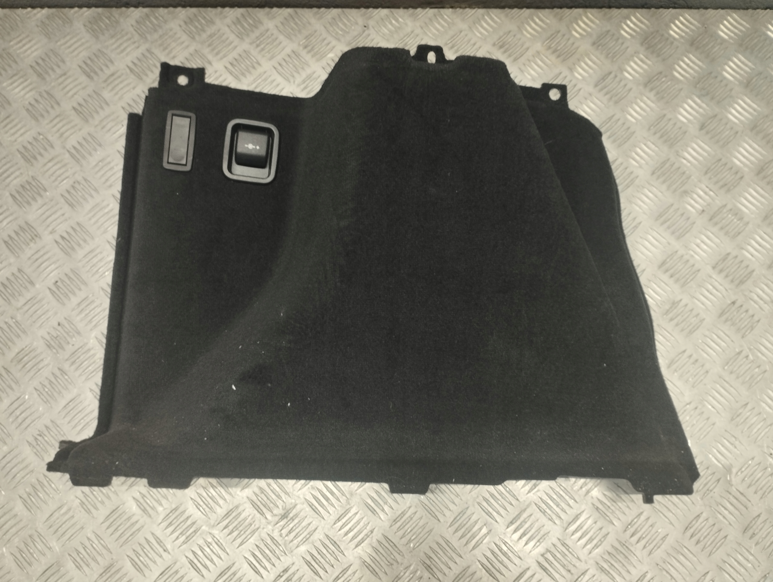 BMW F34 BOCZEK TAPICERKA BAGAŻNIKA LEWA 7325339