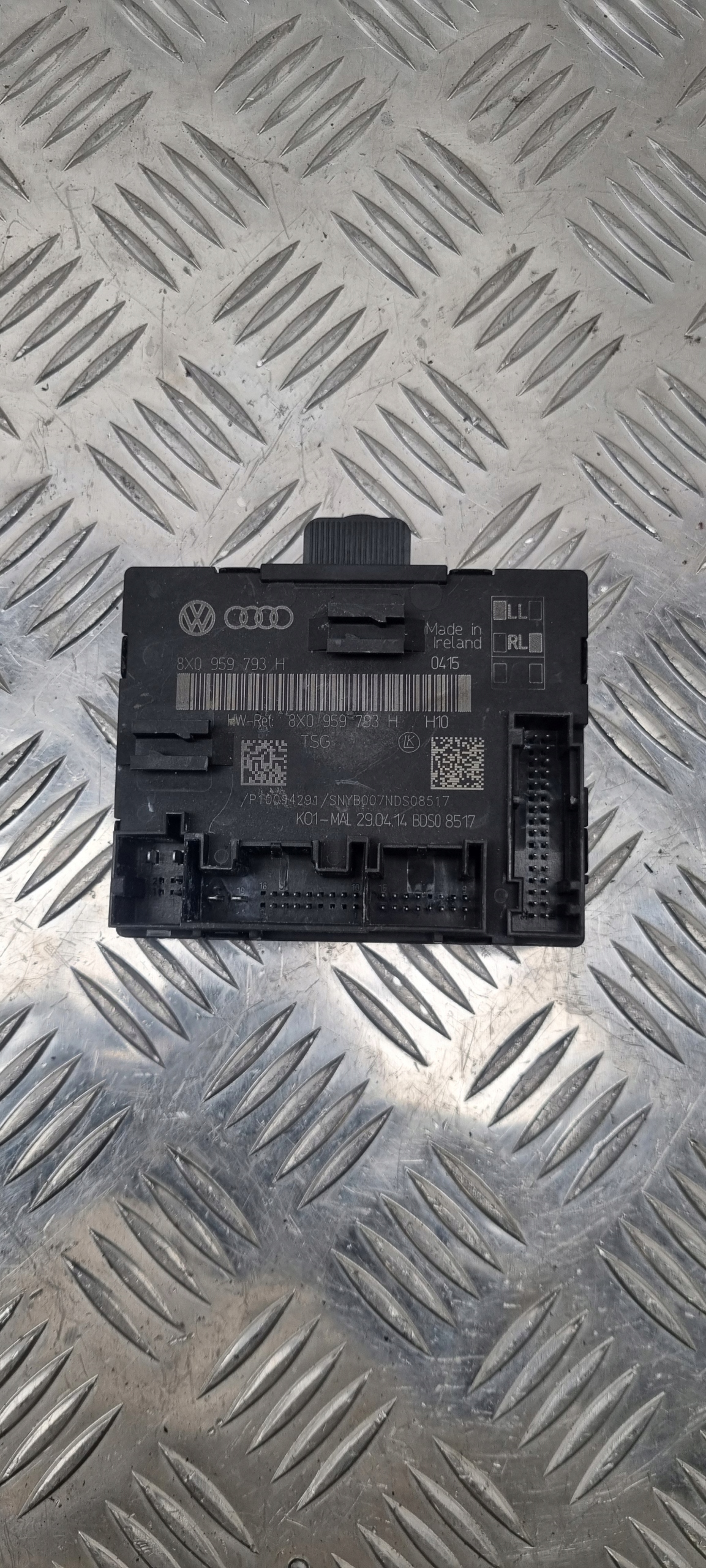 AUDI Q3 MODUŁ STEROWNIK DRZWI LEWY PRZÓD 8U0959793H