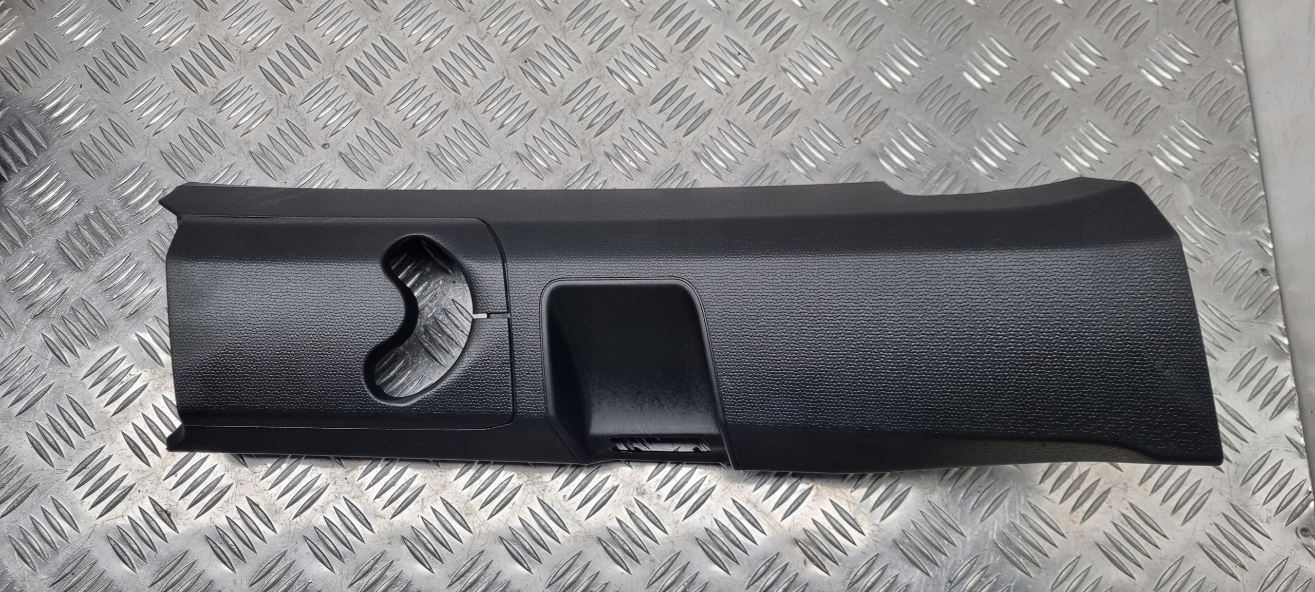 BMW I3 OSŁONA SŁUPKA PRAWY TYŁ 7287936
