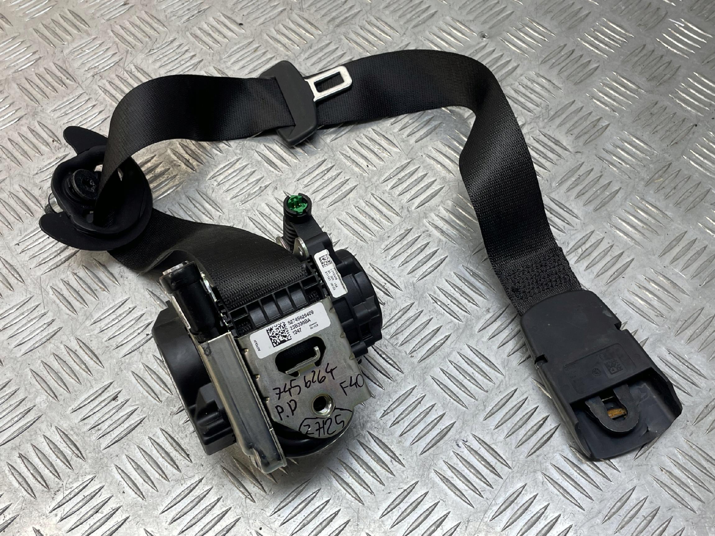 BMW F40 F44 PAS BEZPIECZEŃSTWA PRAWY PRZEDNI PRZÓD 7456264