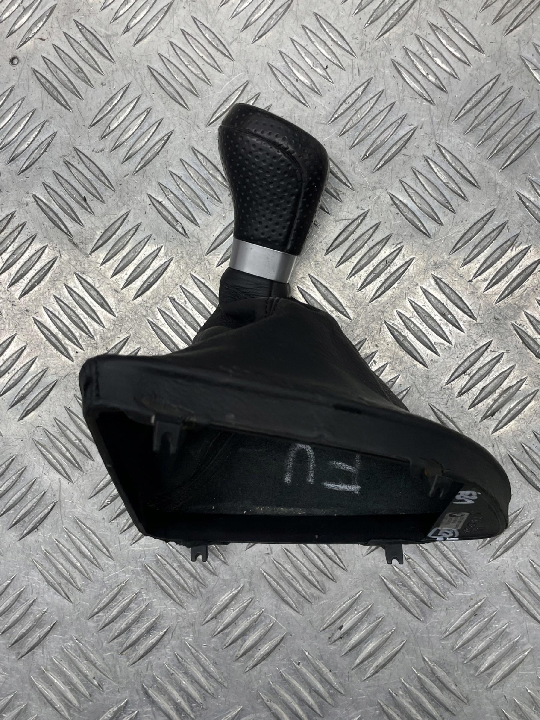 BMW E81 E82 E87 E88 MIESZEK GAŁKA ZMIANY BIEGÓW 8037304