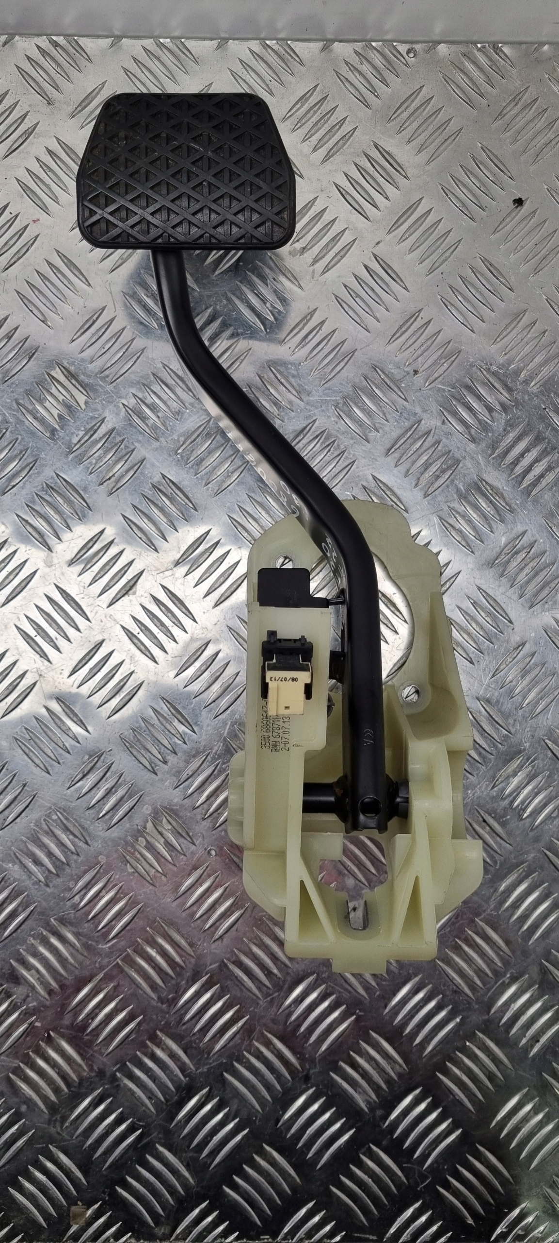 BMW F20 F22 F30 F32 PEDAŁ HAMULCA AUTOMAT 6860647