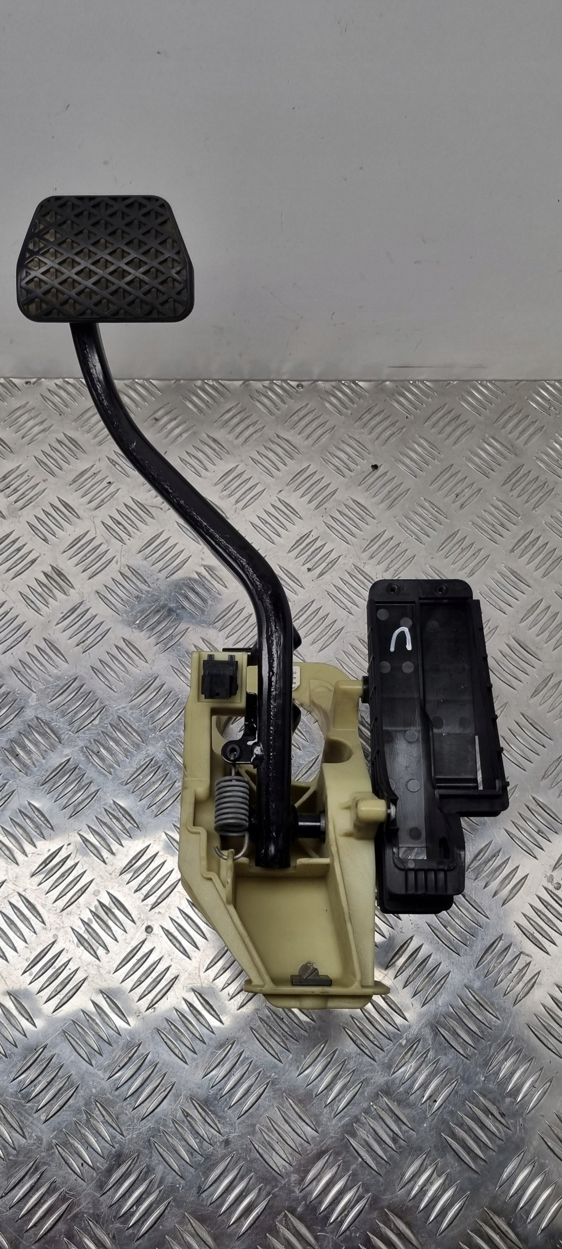 BMW F10 F11 PEDAŁ HAMULCA 6775368