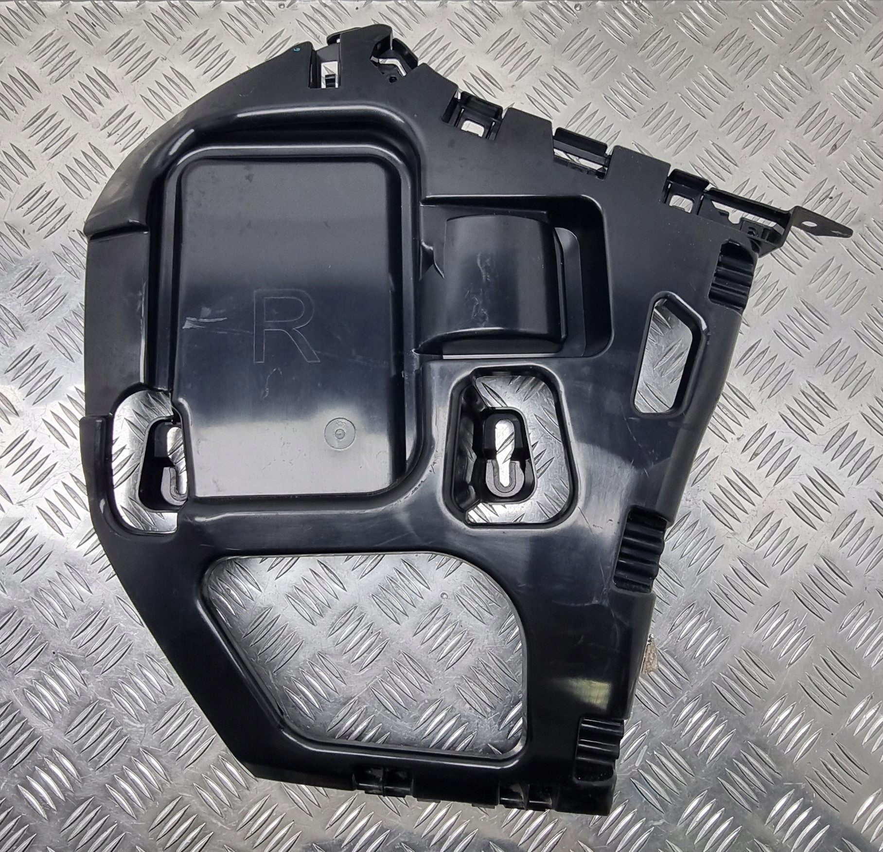 BMW F22 F23 ŚLIZG ZDERZAKA PRAWY TYŁ 7285534