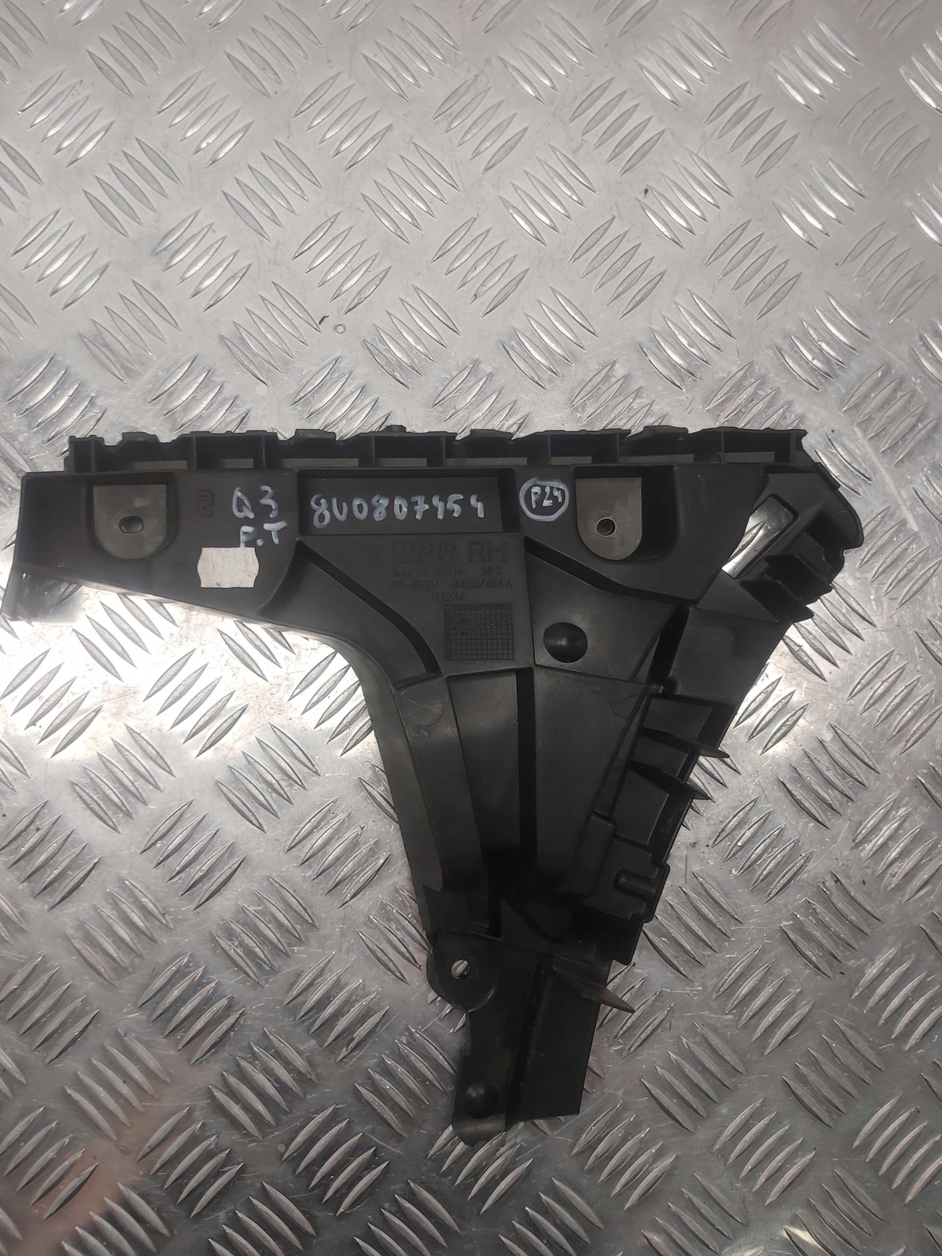 AUDI Q3 ŚLIZG ZDERZAKA TYŁ PRAWY 8U0807454A