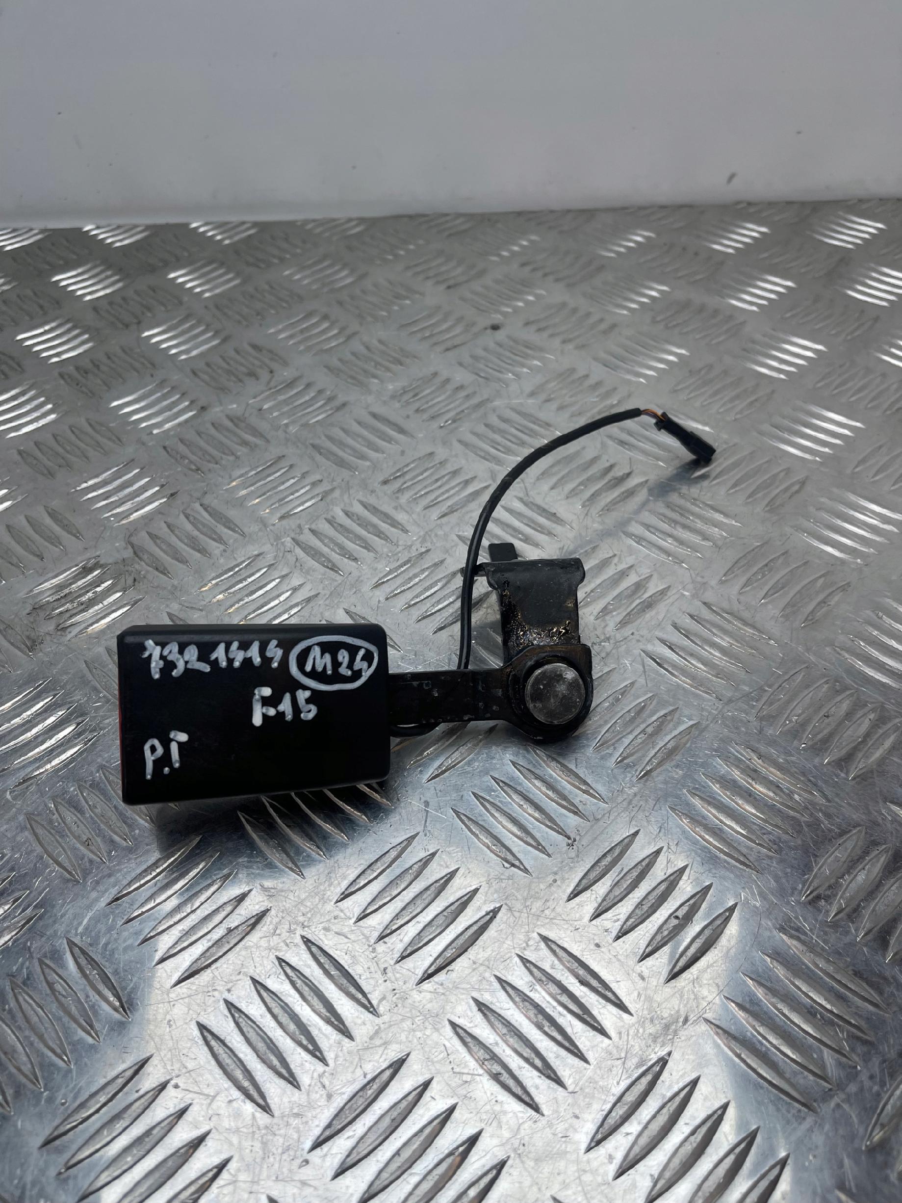 BMW X5 F15 ZAPIĘCIE PASA TYLNE PRAWA 7321414