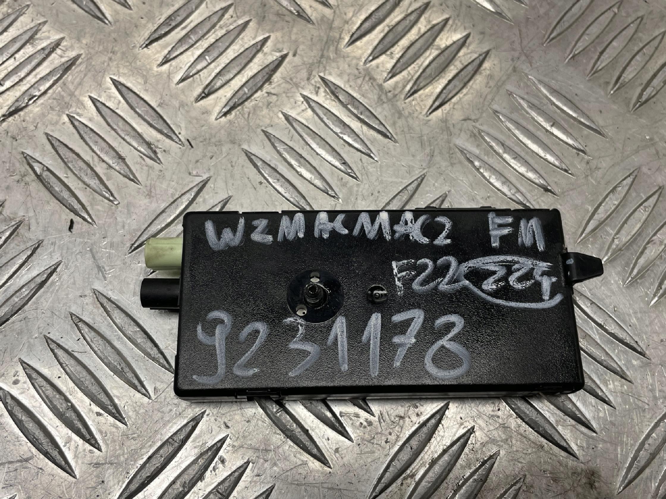 BMW F22 F30 F32 F34 F36 F80 MODUŁ WZMACNIACZ ANTENOWY AM FM 9231178