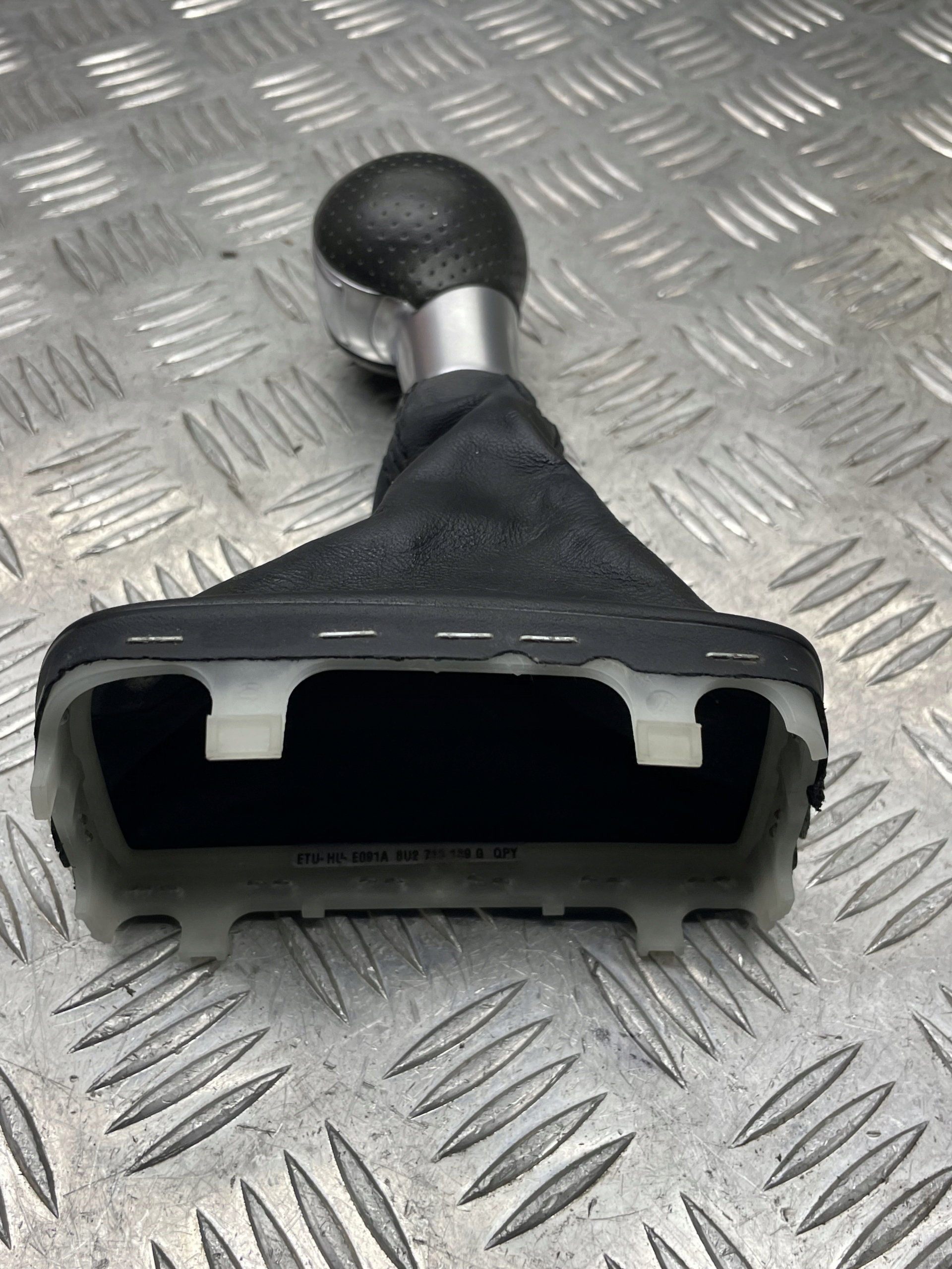 AUDI Q3 GAŁKA ZMIANY BIEGÓW S-TRONIC ANGLIK 8U2713139G